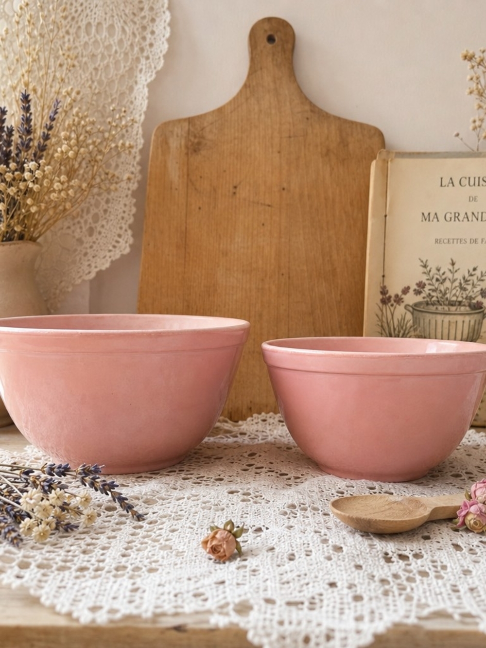 Vintage Pyrex Pink Flamingo Mixing Bowls – 401 & 402 (Well‑Loved Condition)